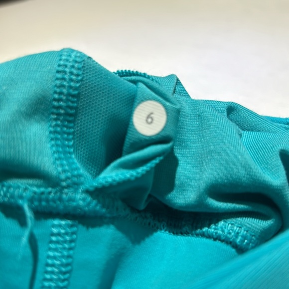 Lululemon " Enhearten " tank top in peacock blue size 6 - Picture 4 of 6